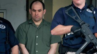 Fotografía del exjefe del Cártel del Golfo Osiel Cárdenas, tras su captura por agentes de Estados Unidos.