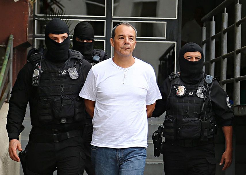 Cabral fue acusado de recibir sobornos de las empresas que se adjudicaron obras para reformar el estadio Maracaná antes del Mundial de fútbol que Brasil organizó en 2014.