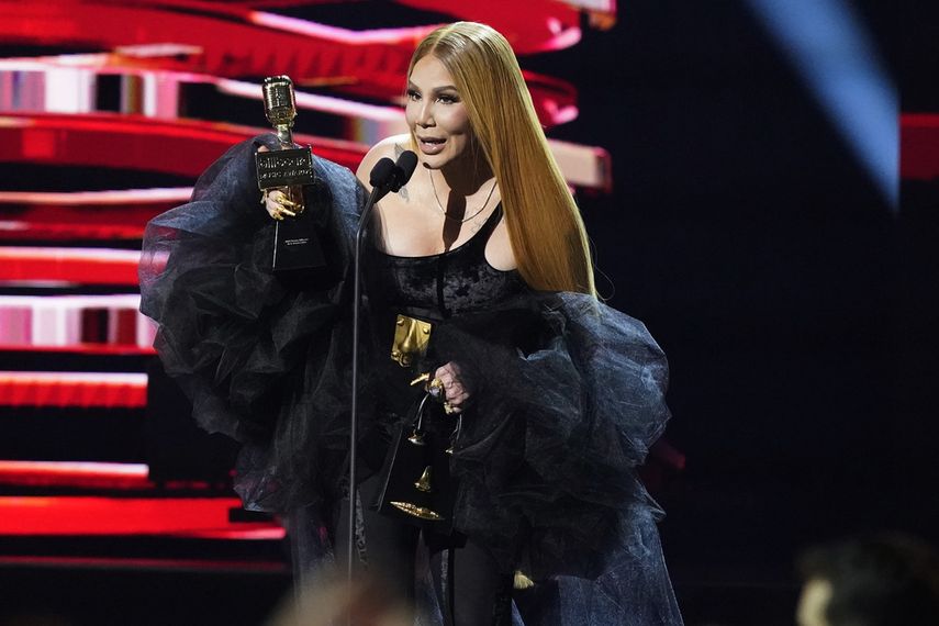 Ivy Queen recibe el premio Icono Urbano en los Premios Latin Billboard, el jueves 5 de octubre de 2023, en Coral Gables, Florida.