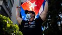 Varias personas se concentran ante la Embajada de Cuba en Madrid en contra del régimen comunista cubano, el 13 de julio de 2021, en Madrid, España. Convocada por la Alianza Iberoamericana Europea contra el comunismo con el lema  ‘por la libertad de Cuba’.