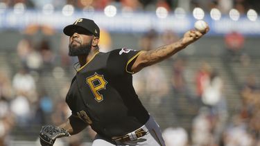 El zurdo, que estuvo en el Juego de Estrellas por segundo año seguido, registraba 28 rescates en 31 oportunidades y mostraba su dominio al rectar 90 ponches en 60 entradas de labor.