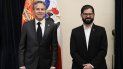 El presidente de Chile, Gabriel Boric, a la derecha, y el secretario de Estado de Estados Unidos, Antony Blinken, posan para una fotografía en el Palacio de La Moneda en Santiago, Chile, el miércoles 5 de octubre de 2022. 