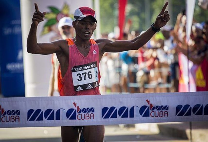 Jaén cruzó la meta por delante de sus compatriotas Yumier Fouman (2h29:50) y Alien Reyes (2h34:18).