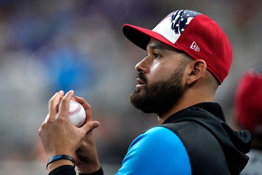 El venezolano Pablo López se queda en los Marlins de Miami