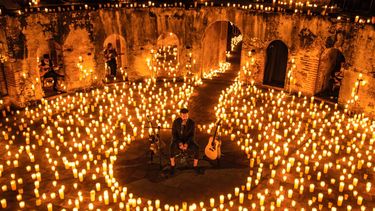 Live streaming Hecho a la antigua de de Ricardo Arjona.