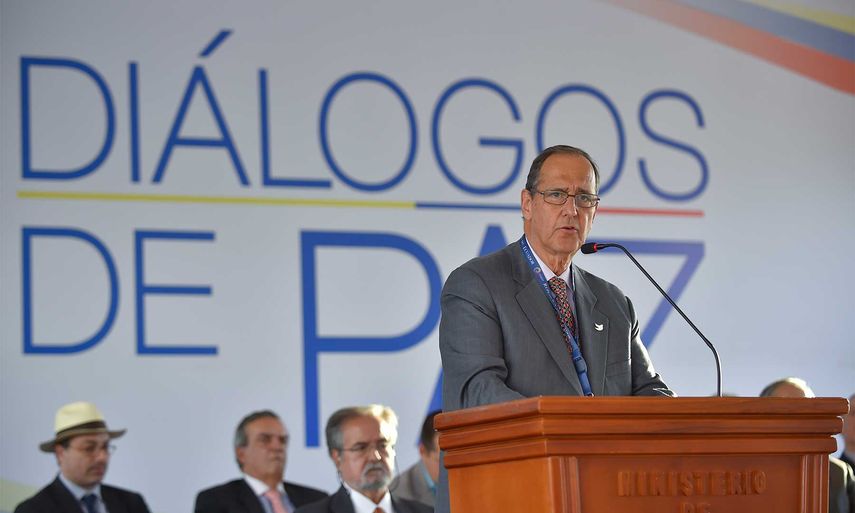 Considero que en lo personal, mi ciclo al frente del equipo negociador con el ELN se está cerrando, manifestó Restrepo