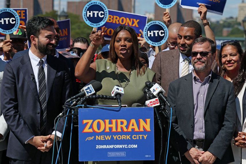 La fiscal general de Nueva York Letitia James, hace campaña por el socialista candidato a la alcaldía de la Gran Manzana, Zohran Mamdani.&nbsp;