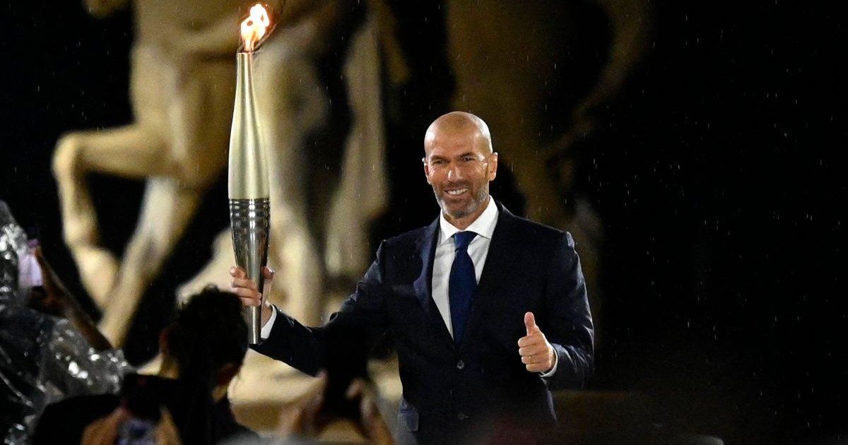 Ofrecen en subasta múltiples accesorios de los Juegos Olímpicos de París 2024