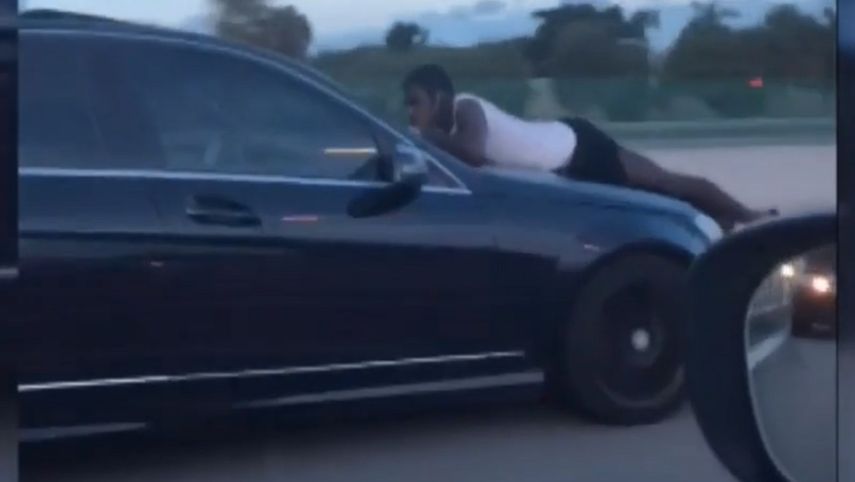 Se desconoce si el hombre viajaba bajo las influencias del alcohol, cumpliendo un reto, o por adrenalina.