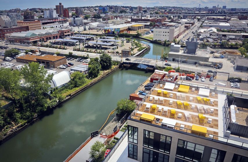 Esta foto muestra una vista del Canal Gowanus en Brooklyn, Nueva York, el 5 de julio del 2015.&nbsp;