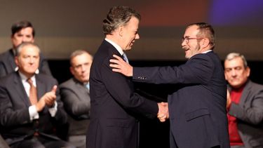 Londoño, quien en el pasado llegó a un acuerdo con el Gobierno de Santos, subrayó que es una obligación moral y una actitud ética persistir en la búsqueda de salidas negociadas al conflicto armado.