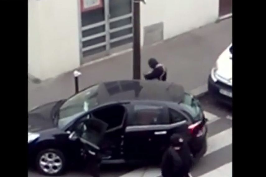 Un nuevo ángulo, otra toma, quizá la más cercana conocida hasta ahora, fue colgada a la red social YouTube