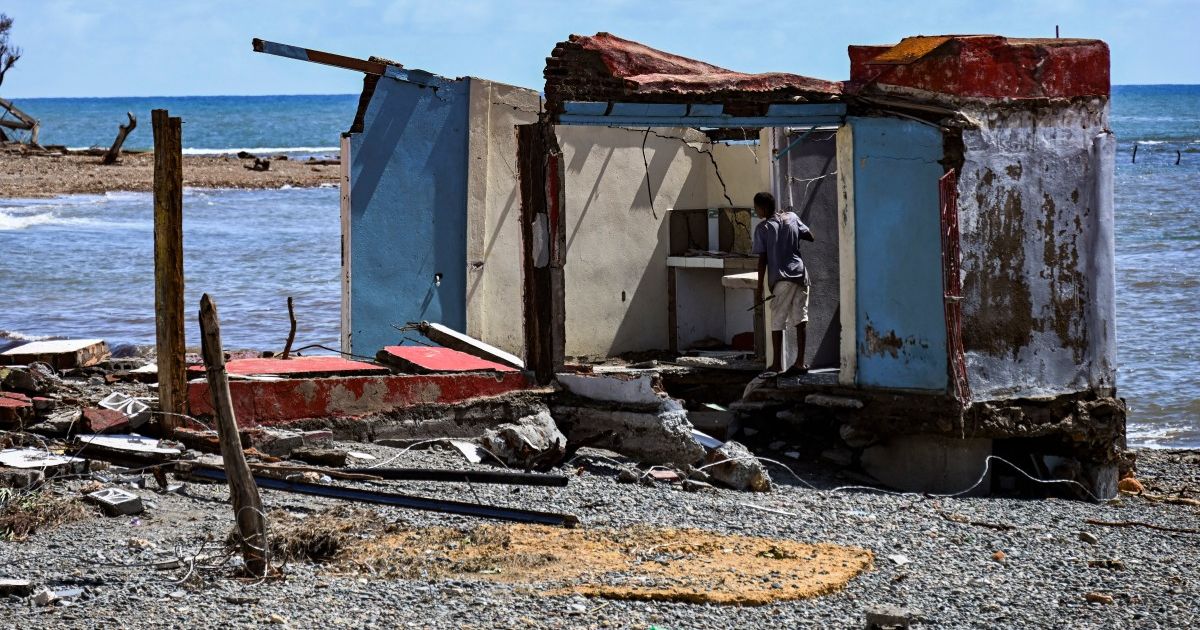 El régimen Cuba anuncia venta de materiales de construcción a damnificados de Melissa