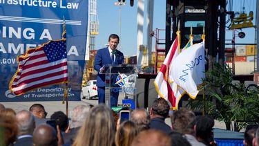 El secretario de Transporte de Estados Unidos, Pete Buttigieg.