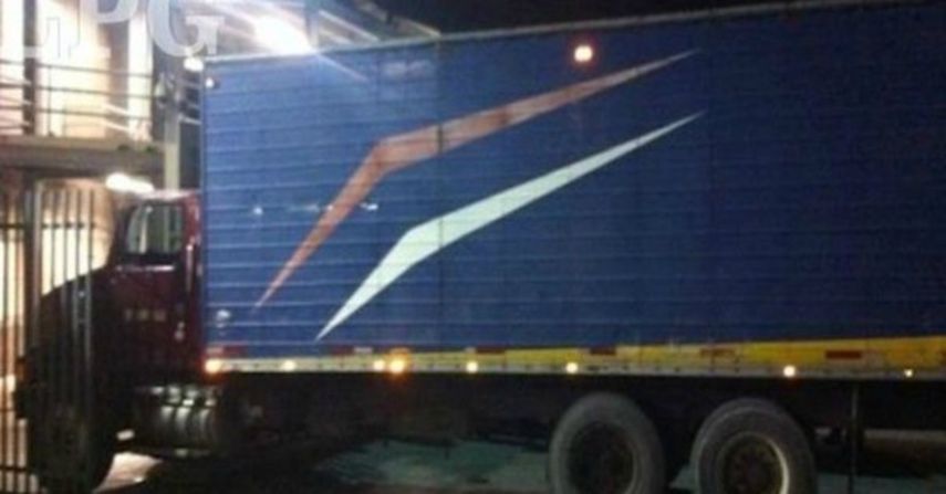 Durante un patrullaje, efectivos del Ejército encontraron el camión, del que salían gritos de auxilio de diversos extranjeros que fueron abandonados por traficantes de personas.&nbsp;