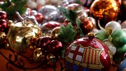 Esferas navideñas de cristal fabricadas por artesanos de la población de Chignahuapan, en el estado de Puebla, en México.&nbsp;