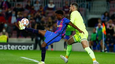 El extremo Ansu Fati tiene en sus pies, la balanza de lo que pueda suceder en el primer Clásico del Barcelona - Real Madrid sin Lionel Messi