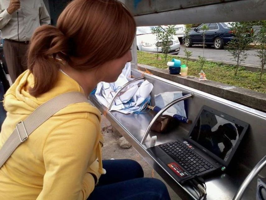 La periodista Gemma Serrano transmitiendo&nbsp;desde las paradas de buses en Nicaragua y en vivo desde las protestas.