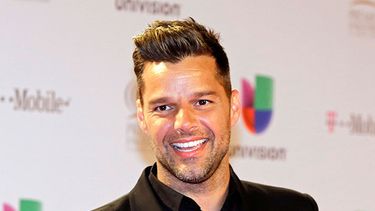 Ricky Martin llega a la ceremonia del Premio Lo Nuestro de la Música Latina en Miami. (AP Foto/Alan Díaz, Archivo)