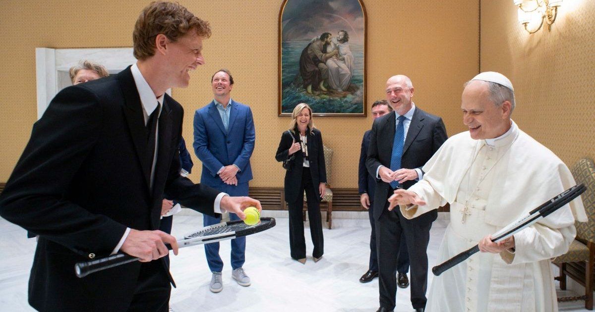 Papa León XIV recibe en el Vaticano al N.1 del tenis Jannik Sinner