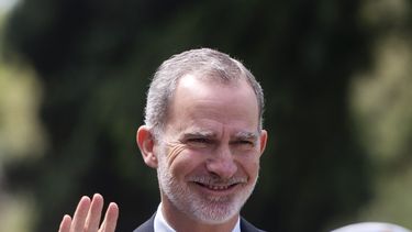 El Rey Felipe VI sale de firmar un libro de condolencias por el fallecimiento del Papa Francisco I, en la Nunciatura Apostólica, el 22 de abril de 2025, en Madrid (España).&nbsp;