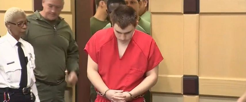 El responsable de la masacre en la escuela de Parkland enfrenta ahora cargos adicionales.