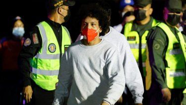 Leonel Moreno, el polémico tiktoker venezolano “Leito Oficial”, a su llegada a Caracas, tras ser deportado de Estados Unidos el 28 de marzo de 2025.
