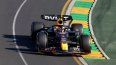 El piloto holandés de Red Bull, Max Verstappen, lidera la carrera en el Gran Premio de Australia en Albert Park, Melbourne, el domingo 2 de abril de 2023.