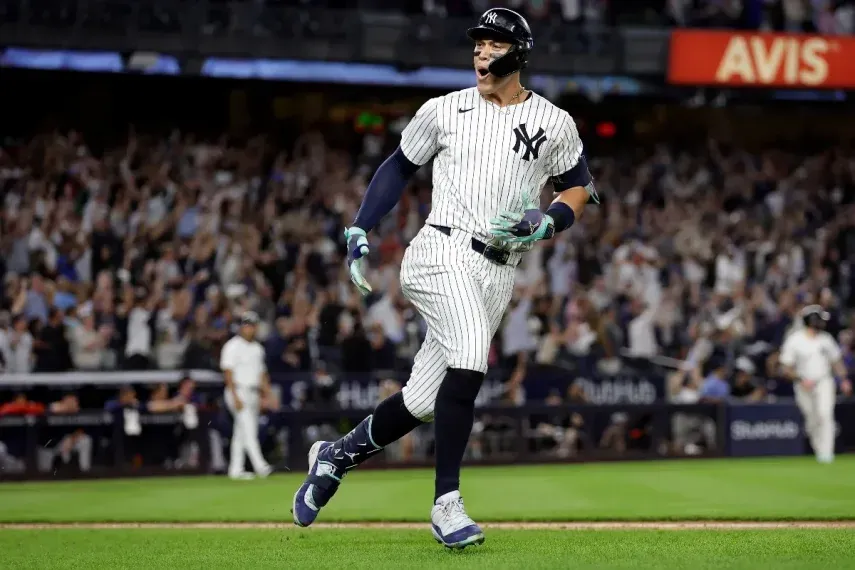 Aaron Judge, de los Yankees de Nueva York, reacciona después de disparar un grand slam durante la séptima entrada del juego de béisbol en contra de los Medias Rojas de Boston, el viernes 13 de septiembre de 2024, en Nueva York.&nbsp;