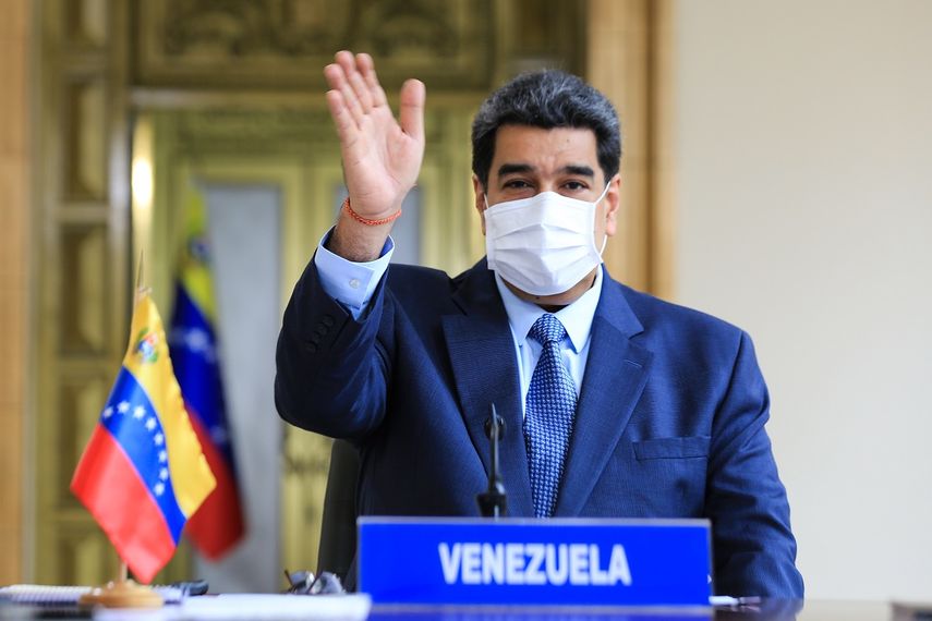 El dictador Nicol&aacute;s Maduro habla desde Miraflores con una tapaboca de protecci&oacute;n.&nbsp;
