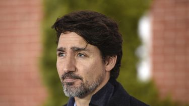 El primer ministro de Canadá Justin Trudeau habla durante una conferencia de prensa en Ottawa, Ontario, el domingo 5 de abril de 2020. 