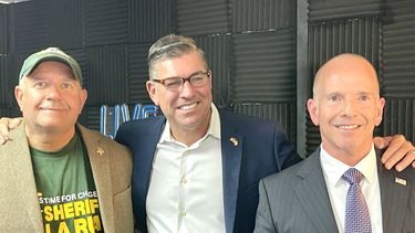 Ruamen De La Rua, Joe Sánchez y Alexander Fornet , aspirantes republicanos al puesto de sheriff.