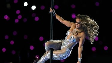 JLo durante su presentación en el espectáculo de medio tiempo en del Super Bowl 54 de la NFL entre los Chiefs de Kansas City y los 49ers de San Francisco el domingo dos de febrero de 2020 en Miami Gardens, Florida. 