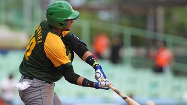 Yulieski Gourriel es uno de los jugadores cubanos más seguidos del torneo (AP)