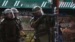 M&aacute;s de 20 personas murieron en los disturbios desatados durante las protestas que comenzaron a mediados de octubre por una nueva subida del precio del metro