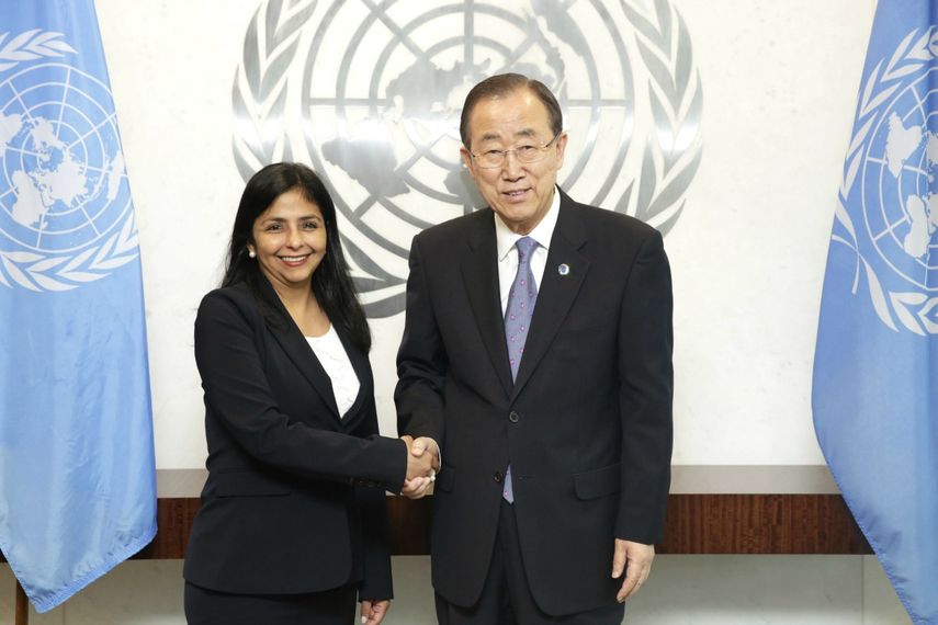La canciller de Venezuela, Delcy Rodríguez, en compañía del Secretario general de la ONU, Ban Ki-moon. (CORTESÍA)