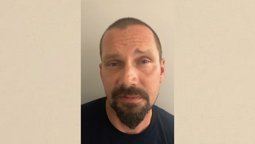 Sean Kenna fue arrestado este miércoles y hallado culpable de estas imágenes de odio a la vista de residentes y visitantes de Miami Beach.