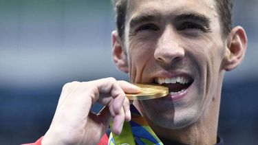¿por que los atletas muerden las medallas olimpicas?