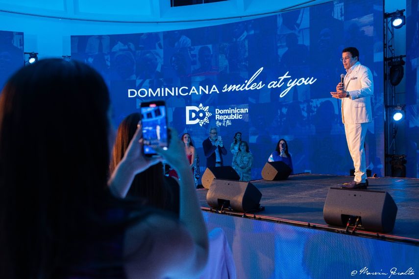 Presentación de la campaña Dominicana te sonríe.