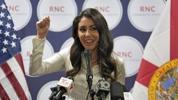 Anna Paulina Luna, candidata republicana al Distrito 13 del Congreso de Florida, habla durante un mitin el 18 de octubre de 2022 en Tampa, Florida.&nbsp;