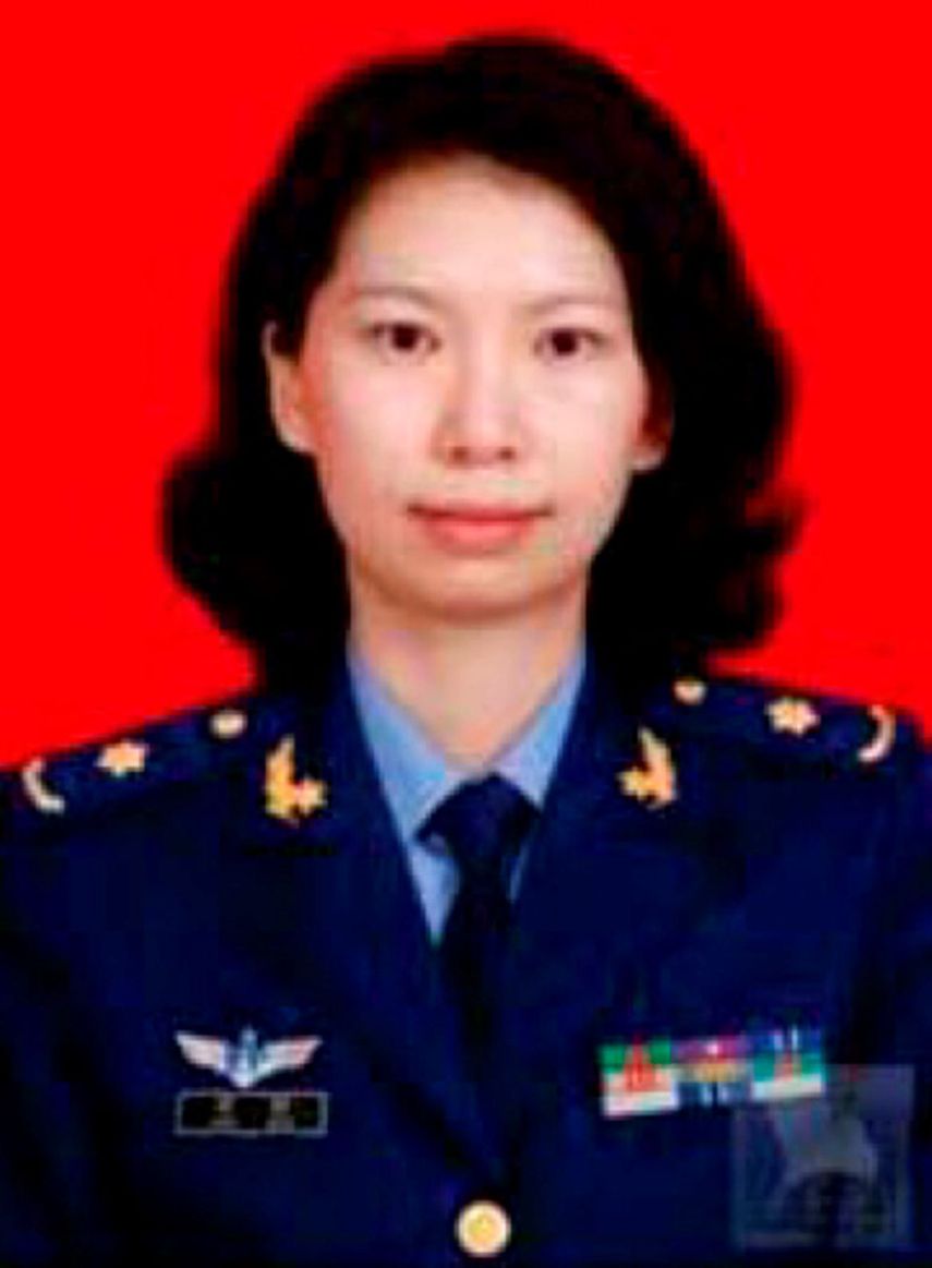 Esta foto sin fecha facilitada por el Departamento de Justicia de Estados Unidos muestra a Juan Tang en uniforme militar de Ej&eacute;rcito de Liberaci&oacute;n Popular de China.&nbsp;