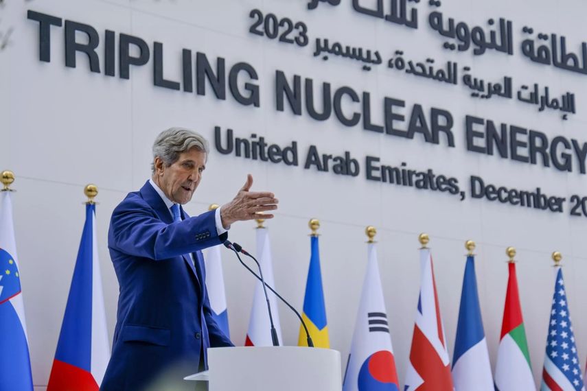 El enviado de Estados Unidos para el clima, John Kerry, durante un acto a favor de que se tripliquen las capacidades de producción nuclear el mundo para 2030, durante la cumbre COP28 sobre el clima en Dubái, el 2 de diciembre de 2023