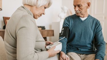 Un matrimonio de la tercera edad.