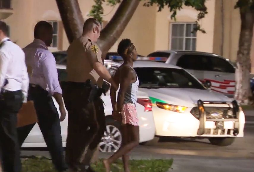 Tina Farrington, de 31 años, la madre de la criatura hallada, ha sido arrestada pendiente de investigación.