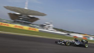 Hamilton busca recuperar la punta del campeonato en Malasia.