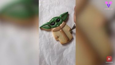 Así decora sus galletas Kate Wojtkowski,quien ahora miles la siguen con sus amenos videos.&nbsp;