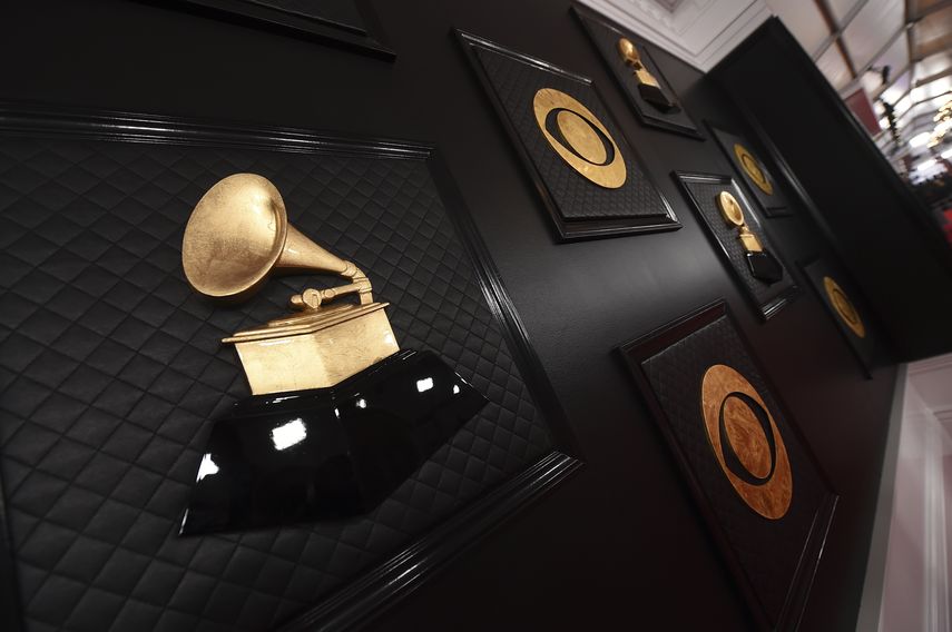 Los premios Grammy 2021 no se entregarán este mes en Los Angeles y han sido aplazados a marzo por el aumento de casos y muertes por coronavirus.