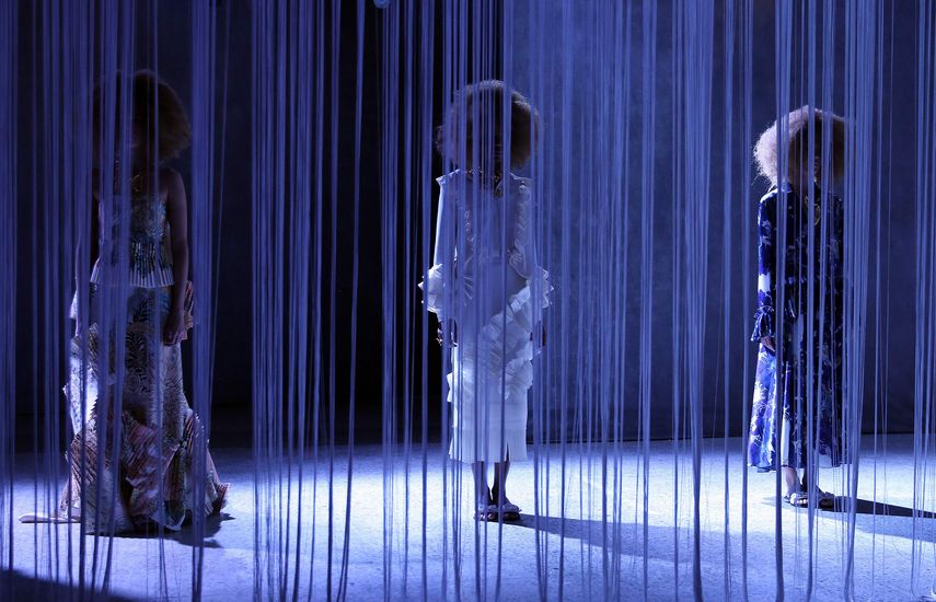 Modelos lucen trajes de la diseñadora Kika Vargas en la segunda edición de BCapital, en el año 2016.