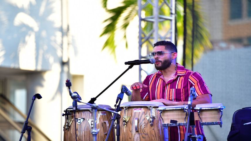 Entre ayer, sábado 4, y hoy, 5 de marzo, Miami celebra el popular Carnaval de la Milla a lo largo del emblemático y pintoresco sector de Miracle Mille, en Coral Gables.