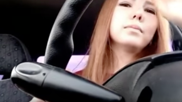 joven pierde la vida al grabarse manejando